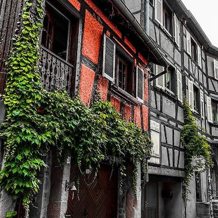 La Maison Rouge Au Coeur De La Ville. Риквир Екстериор снимка