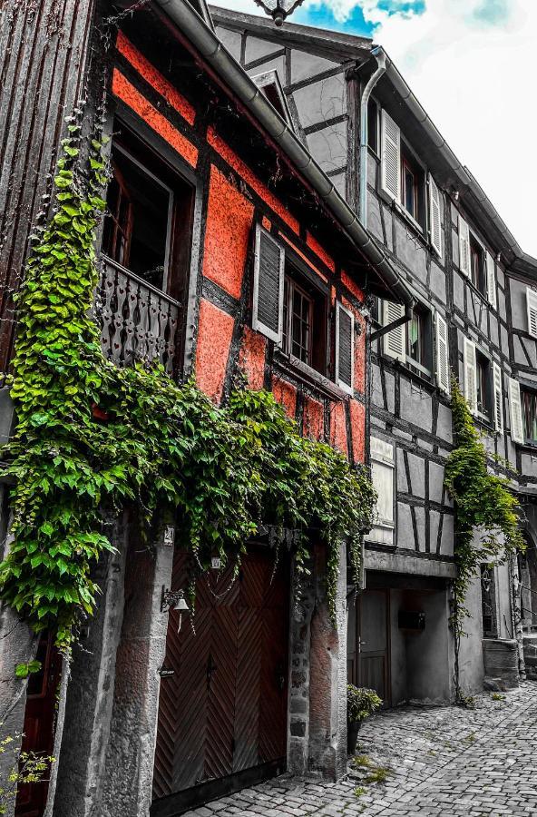La Maison Rouge Au Coeur De La Ville. Риквир Екстериор снимка